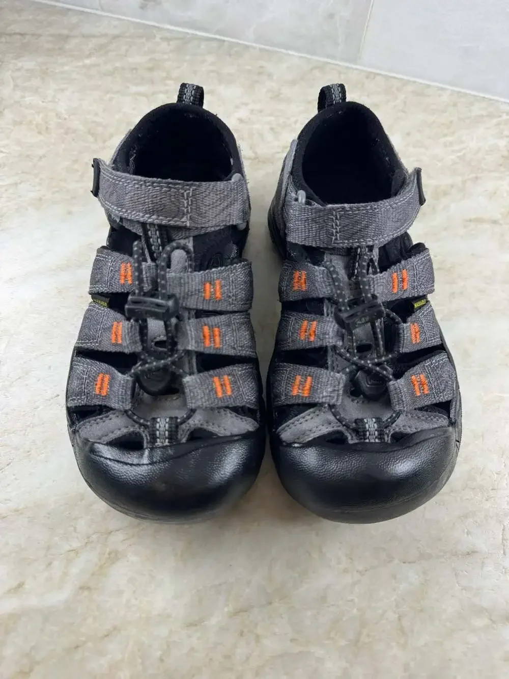 Keen Newport H2 Closed Toe Water Sandals Gray Black Kids Size 13